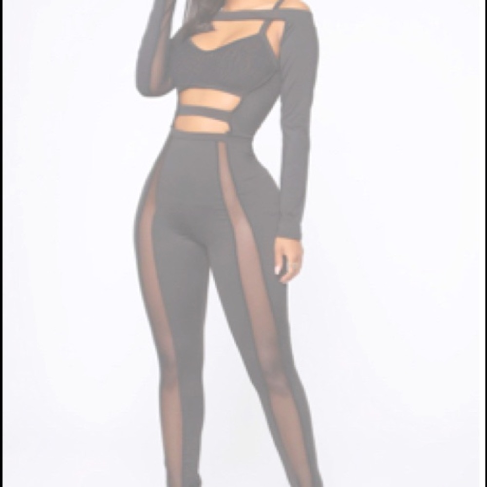 Fashion Nova “How i handle that mesh” bodysuit